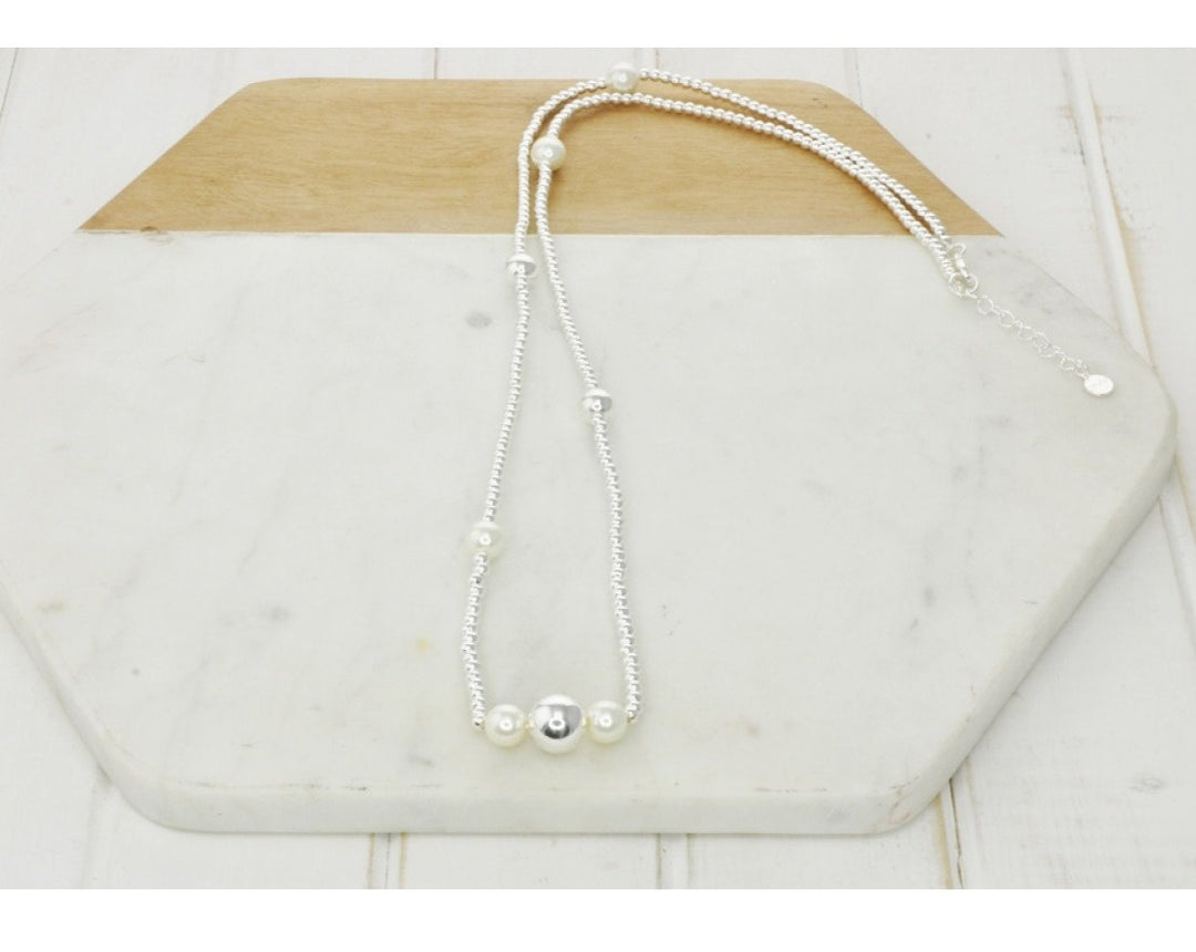LillyCo Silver & Pearl Necklace