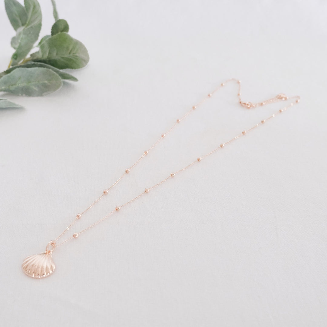 Rose Gold Shell Pendant Necklace