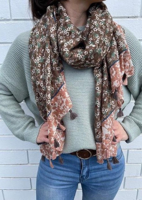 TRIPP Daisy Tassel Scarf