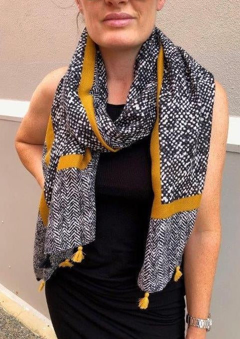 TRIPP Boodarie Tassel Scarf