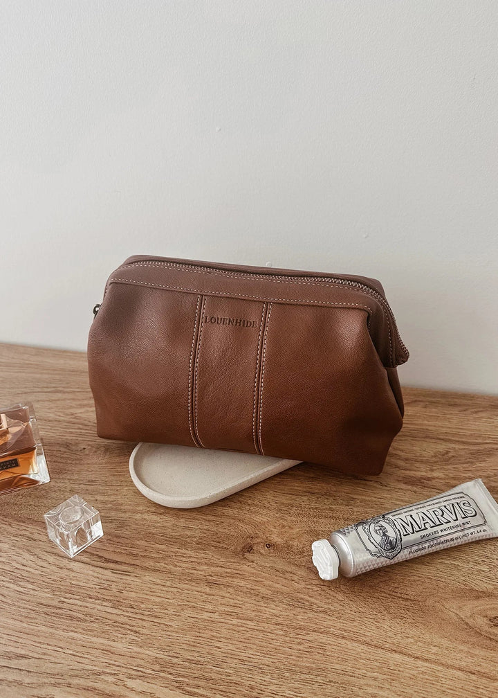 Albie Saddle Cognac Toiletry Bag