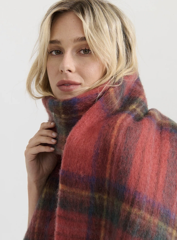 VIVIAN Checkered Fluffy Scarf