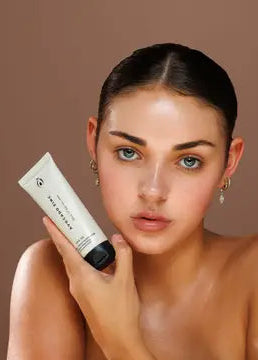 SPF 50 Natural Tinted Moisturiser LIGHT