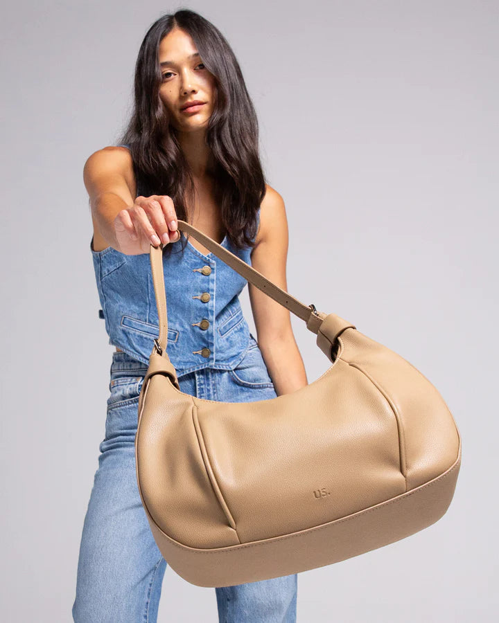 BOLOGNA Shoulder Bag Camel