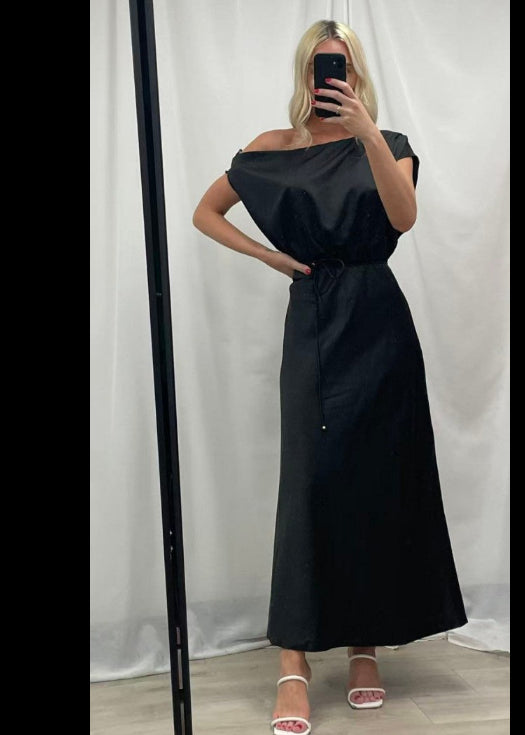 Avril Dress Black