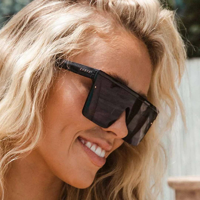 CARVE Muse Gloss Black - Smoke Lens