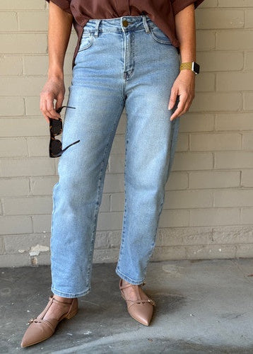 Country Denim Mid Barrel Jean Mid Blue