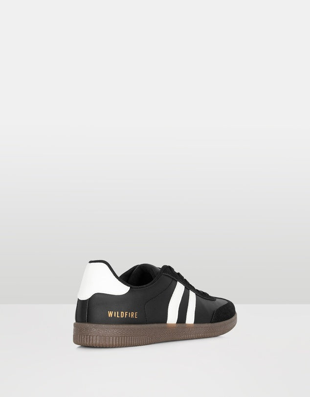 CAPER BLACK/WHITE Sneaker