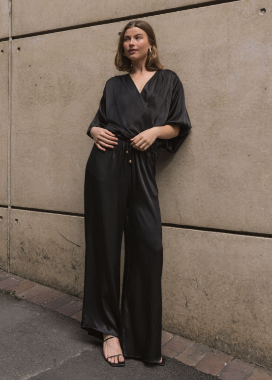Hera Drape Top Black