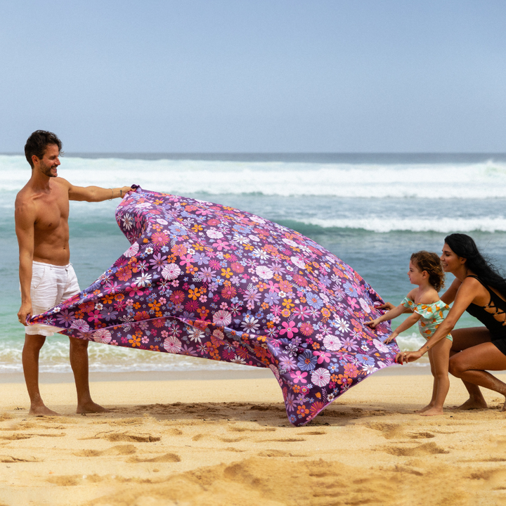 GROOVY DAISY XXL -  SAND FREE BEACH TOWEL